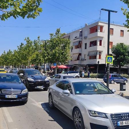 Lolu Apartment Plus Privat Parking Vlorë Exterior foto